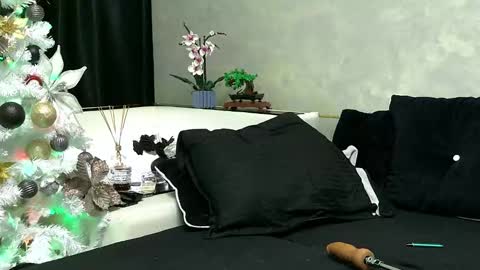 Snapshot of ashadevon_fit chatting on 12.23.24 Asha online show from 12.23.24