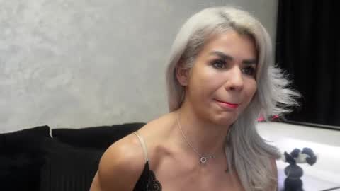 Snapshot of ashadevon_fit chatting on 12.27.24 Asha online show from 12.27.24