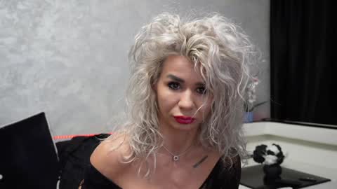 Snapshot of ashadevon_fit chatting on 01.05.25 Asha online show from 01.05.25