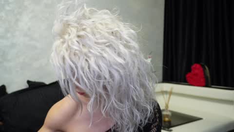 Snapshot of ashadevon_fit chatting on 01.20.25 Asha online show from 01.20.25