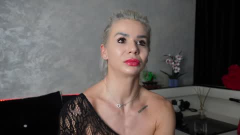 Snapshot of ashadevon_fit chatting on 01.26.25 Asha online show from 01.26.25