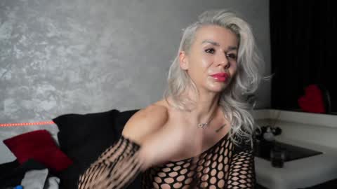 Snapshot of ashadevon_fit chatting on 01.27.25 Asha online show from 01.27.25