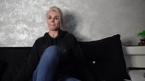 Snapshot of ashadevon_fit chatting on 03.02.25 Asha online show from 03.02.25