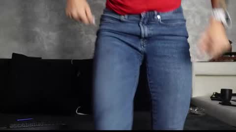 Snapshot of ashadevon_fit chatting on 10.03.25 Asha online show from 10.03.25