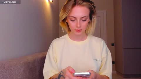 Snapshot of ashbunny_ chatting on 12.05.24 your pretty Ashley online show from 12.05.24