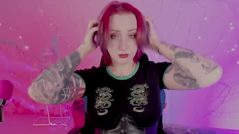 Snapshot of asheluck chatting on 12.08.24 AshleyAshe online show from 12.08.24