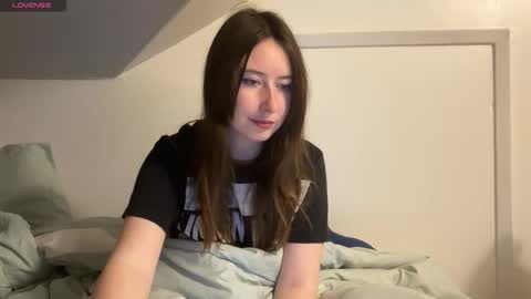 Snapshot of ashisscene chatting on 09.30.25 ash 3 online show from 09.30.25