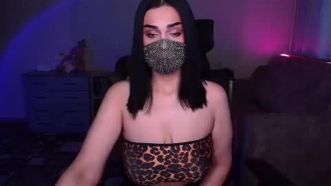   Yasmina   online show from 01.02.25