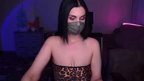   Yasmina   online show from 01.06.25