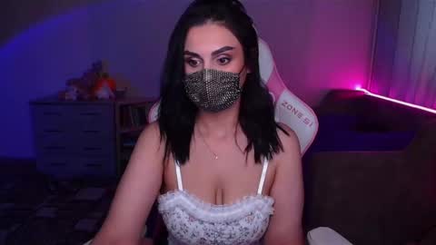   Yasmina   online show from 02.23.25