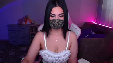   Yasmina   online show from 03.03.25