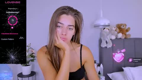 Snapshot of ashley__jess chatting on 09.16.25 Ashley online show from 09.16.25