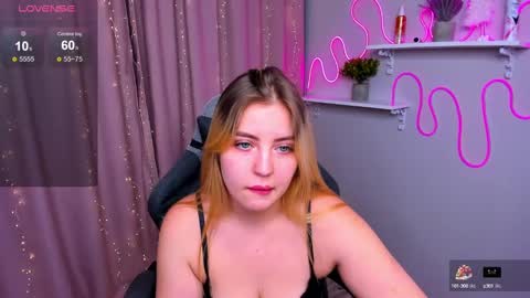 Snapshot of ashley__rous chatting on 02.21.25 Ashley online show from 02.21.25