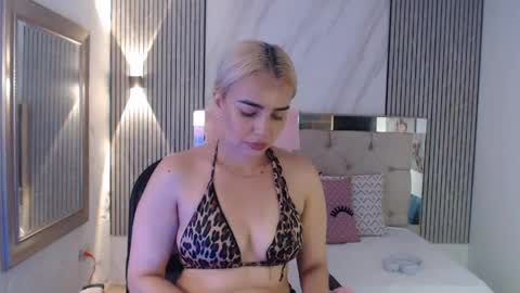 Snapshot of ashley__tylor chatting on 06.07.26 ashley__tylor online show from 06.07.26