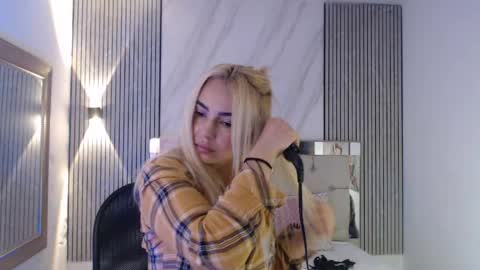 Snapshot of ashley__tylor chatting on 06.08.26 ashley__tylor online show from 06.08.26