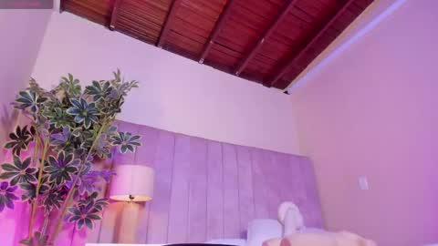 Snapshot of ashley_beaomunt chatting on 04.14.26 ashley_beaomunt online show from 04.14.26