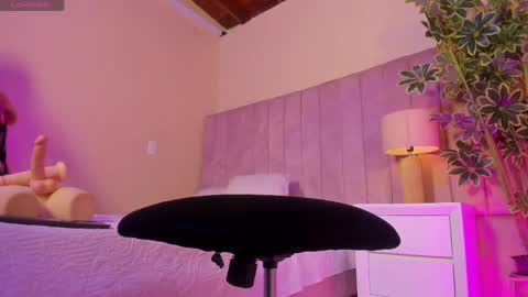 Snapshot of ashley_beaomunt chatting on 04.15.26 ashley_beaomunt online show from 04.15.26