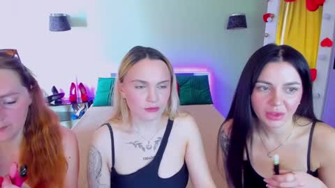 Snapshot of ashley_crashly chatting on 05.20.26 Alina online show from 05.20.26