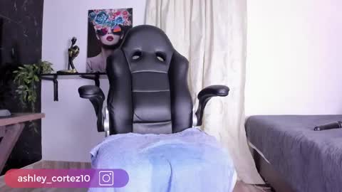 Ashley Cotez online show from 02.12.25