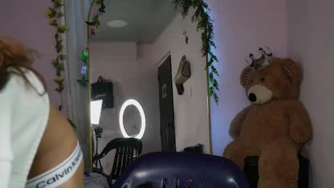Snapshot of ashley_winhouse chatting on 04.26.26 ashley_winhouse online show from 04.26.26