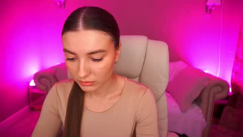 ashleybaee online show from 10.27.25