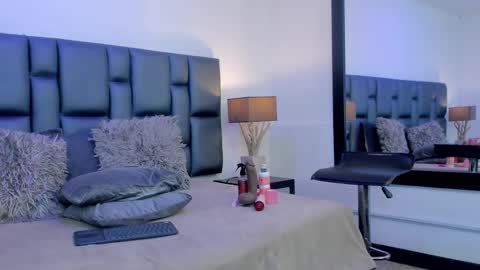 AshleyHill online show from 03.11.25