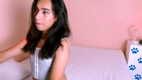 Snapshot of ashleypetite_ chatting on 09.10.25 Ashley online show from 09.10.25