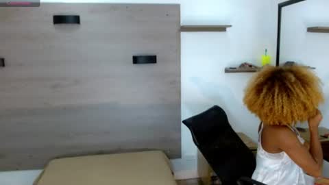 Snapshot of ashleysofiathenison chatting on 07.11.26 ashleysofiathenison online show from 07.11.26