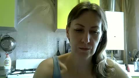 Snapshot of ashleyxhoney chatting on 06.05.26 AshleyXHoney online show from 06.05.26