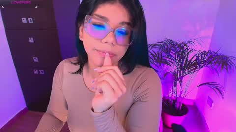 Snapshot of ashleyy18__ chatting on 09.15.25 Ashleyy18   online show from 09.15.25