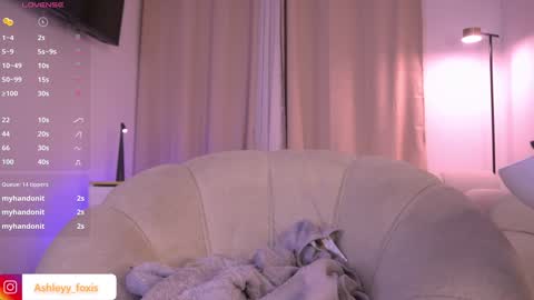 Snapshot of ashleyyfox_ chatting on 12.05.24 Ashley Fox online show from 12.05.24