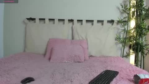 ashly_jones_ online show from 09.11.25