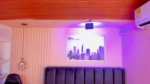Snapshot of ashlye_miller_ chatting on 12.20.24 ashlye_miller_ online show from 12.20.24