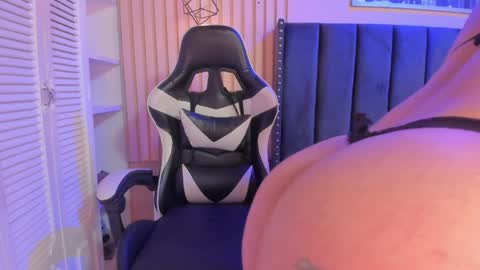 ashlye_miller_ online show from 04.09.26