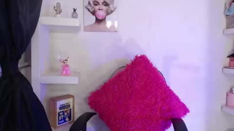 Snapshot of ashlyvesneva chatting on 01.25.25 Ashly online show from 01.25.25