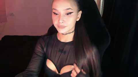 Snapshot of ashmila chatting on 06.17.26 Mila online show from 06.17.26