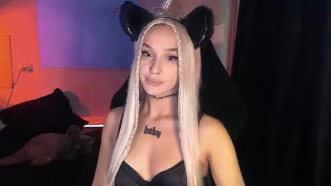 Snapshot of ashmila chatting on 06.18.26 Mila online show from 06.18.26