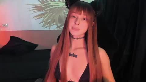 Snapshot of ashmila chatting on 06.25.26 Mila online show from 06.25.26