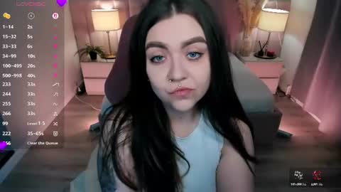 Snapshot of ashton_heidi chatting on 06.12.26 Your girlfriend online show from 06.12.26