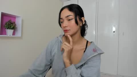 Camila online show from 03.11.25