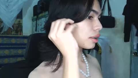 asian_babyboi online show from 11.21.25