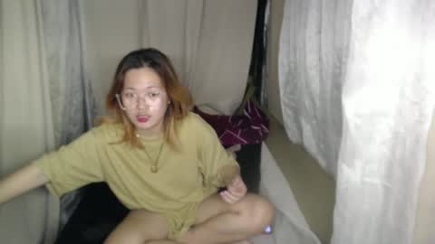 Snapshot of asian_honey69 chatting on 02.14.25 bb girl online show from 02.14.25