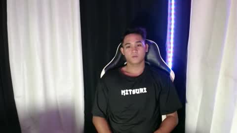 Snapshot of asian_hugecock747645 chatting on 01.27.25 asian_hugecock747645 online show from 01.27.25