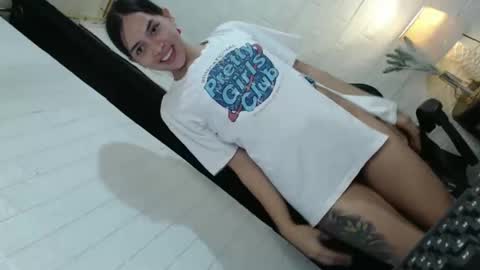 Snapshot of asian_kati chatting on 10.22.25 theakati online show from 10.22.25