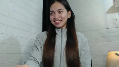 Snapshot of asian_kati chatting on 11.23.25 theakati online show from 11.23.25