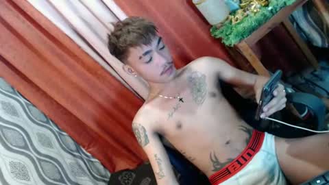 Snapshot of asian_kimxxx chatting on 12.22.24 don online show from 12.22.24