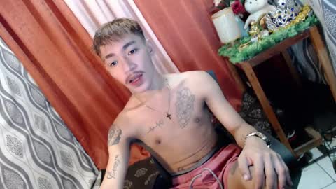 Snapshot of asian_kimxxx chatting on 12.30.24 don online show from 12.30.24