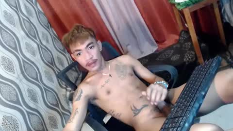 Snapshot of asian_kimxxx chatting on 01.01.25 don online show from 01.01.25