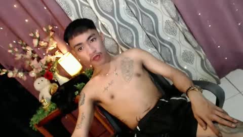 Snapshot of asian_kimxxx chatting on 02.19.25 don online show from 02.19.25