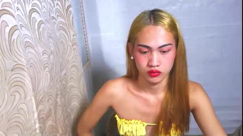 LOVELY LORAINE online show from 09.25.25